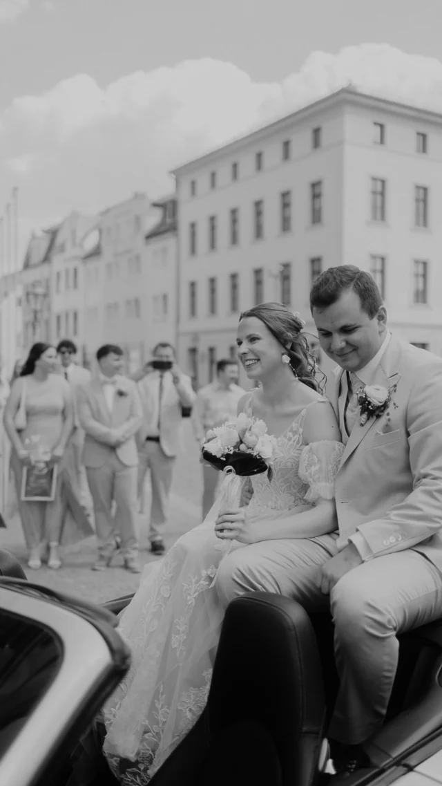 Ich zeig dir, wie das Leben einer Hochzeitsfotografin aussieht. So durfte ich Anfang Mai eine Hochzeit in Köthen begleiten. Das Motto? Pastell, Pastell, Pastell. 🤭

#hochzeitköthen #hochzeitsachsenanhalt #hochzeit2025 #heiraten2026
