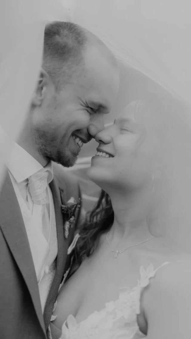 POV: So könnten eure Hochzeitsfotos aussehen 😭🥹 

#hochzeit2025 #heiraten2026 #wirsagenja #hochzeitsfotografin #hochzeitsfotos #hochzeitleipzig #mørtelwerkleipzig #mørtelwerk